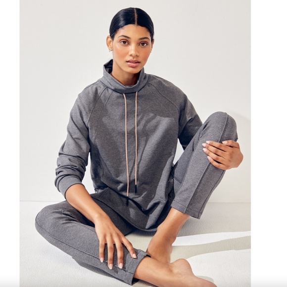 Varley Atlas Mock Neck Sweatshirt, Gray, Size Small - Picture 10 of 11